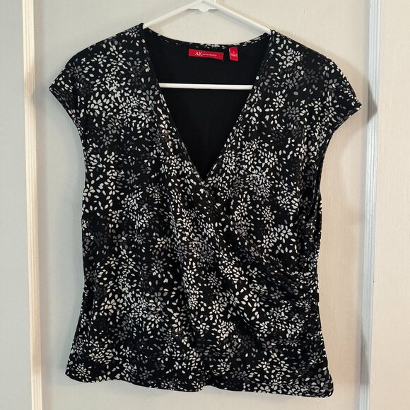 Anne Klein Floral Cropped V-Neck Blouse - Picture 1 of 2